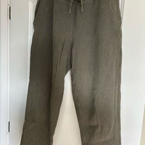 Green Lululemon high rise jogger size 10